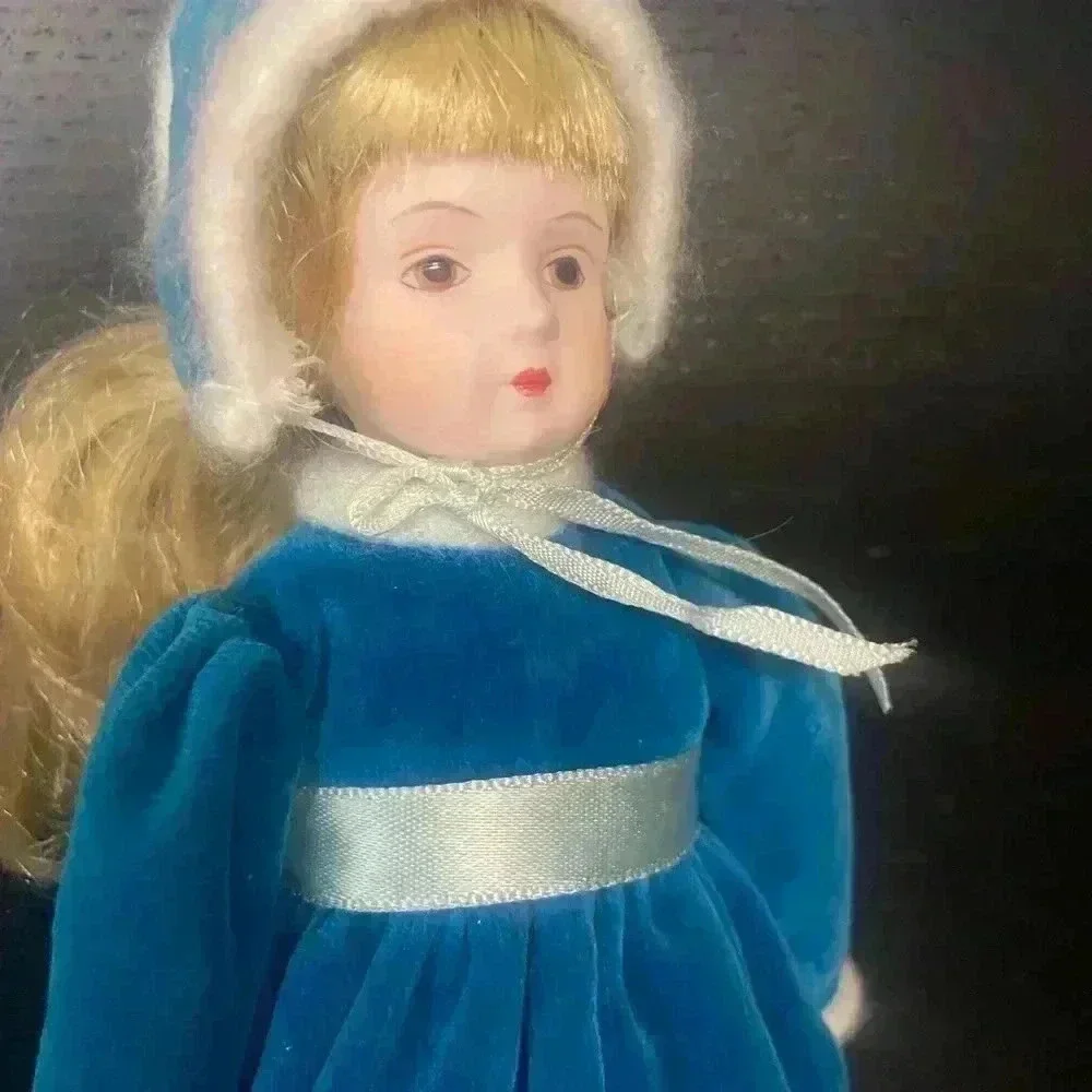 Russ Months to Remember‎ January Porcelain Collectible Doll, 9